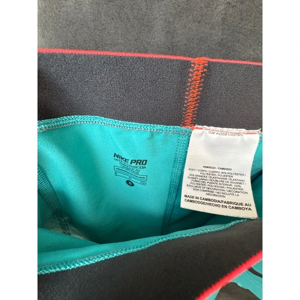 Nike Activewear Bundle Size S Sports Bras Nike Pro Shorts Foldie Fanny Pack Set